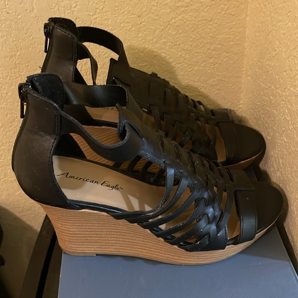 Black women’s wedges - Picture 5 of 6